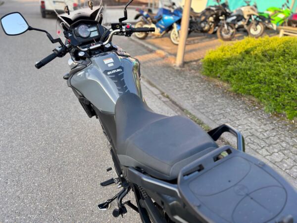 Suzuki DL650 V-Strom (grau) – Bild 2