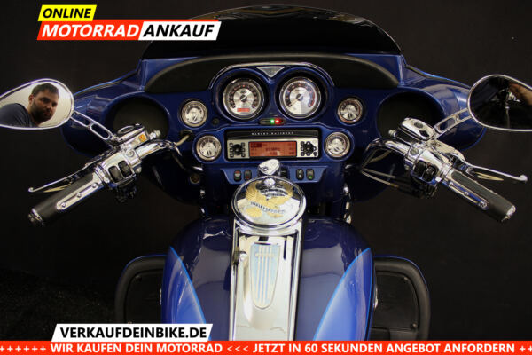 Harley-Davidson FLHTCUSE2 Electra Glide CVO Ultra Classic – Bild 11