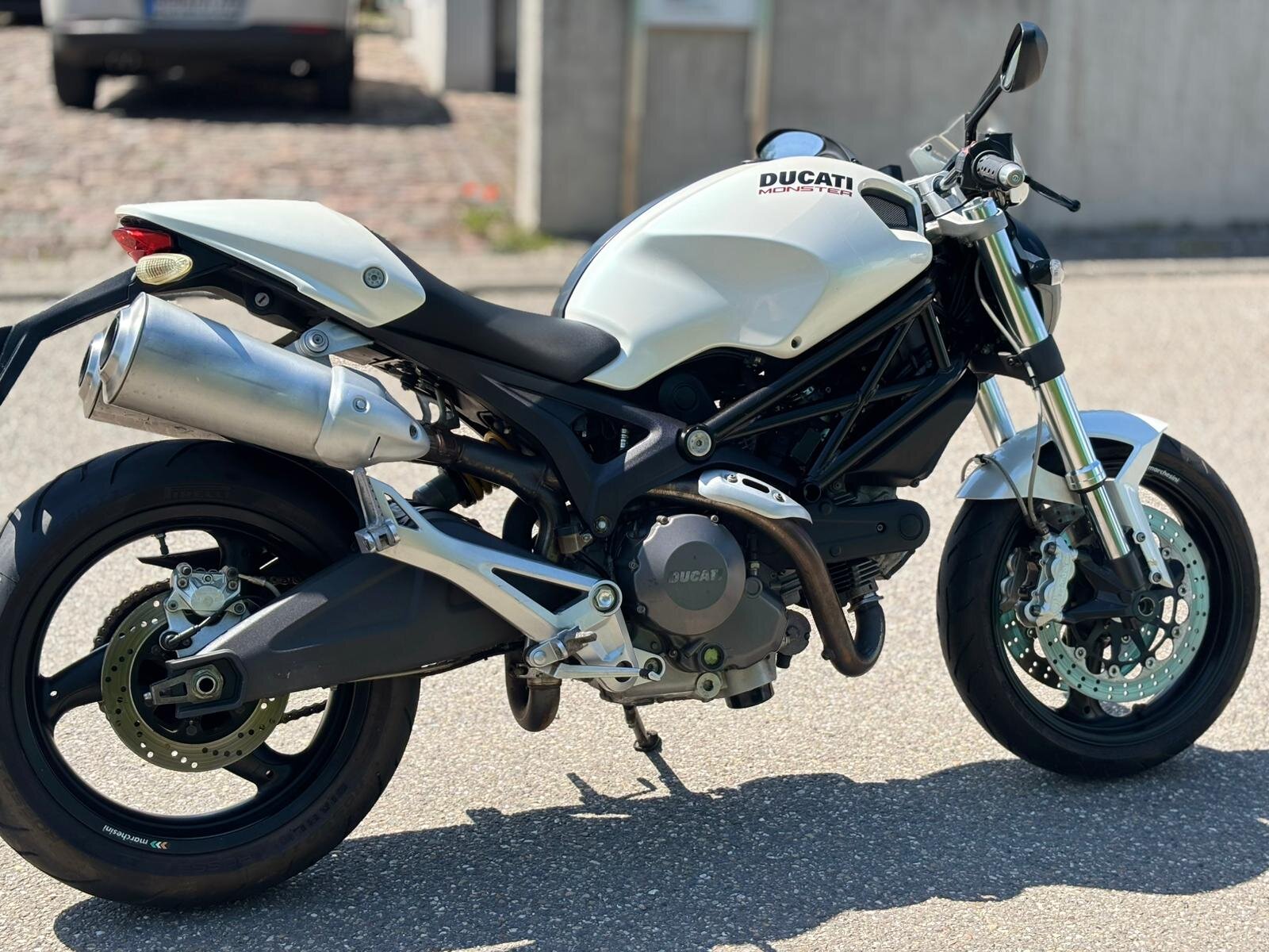 Ducati Monster 696