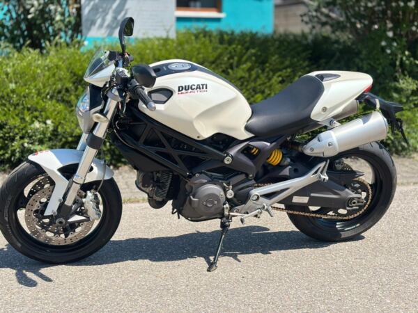 Ducati Monster 696 – Bild 4