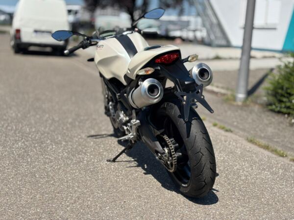 Ducati Monster 696 – Bild 6